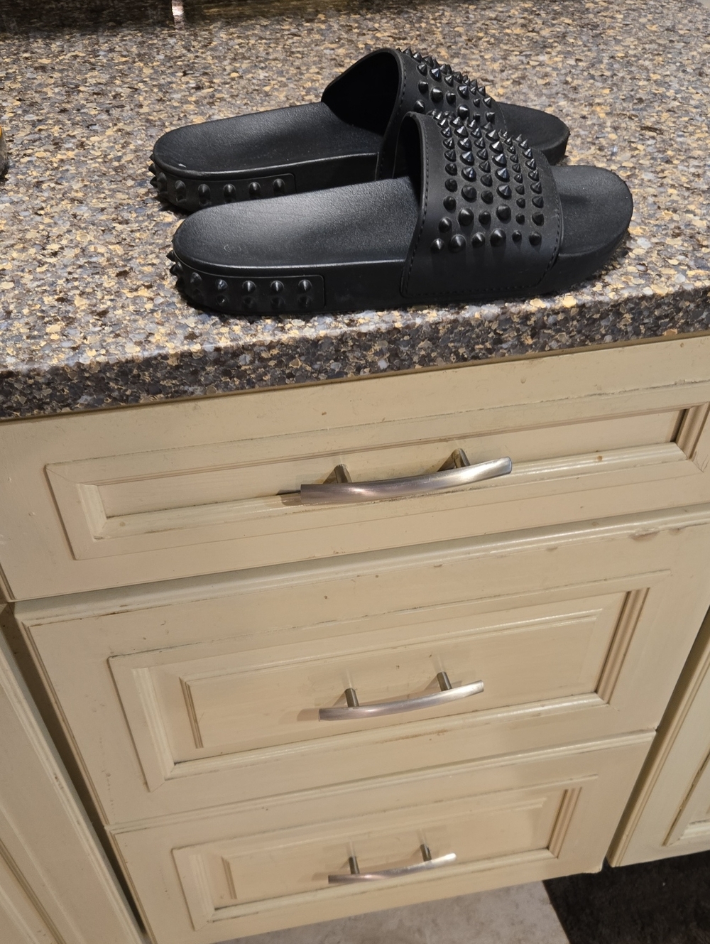 No Brand Black Studded Slide Sandals 6